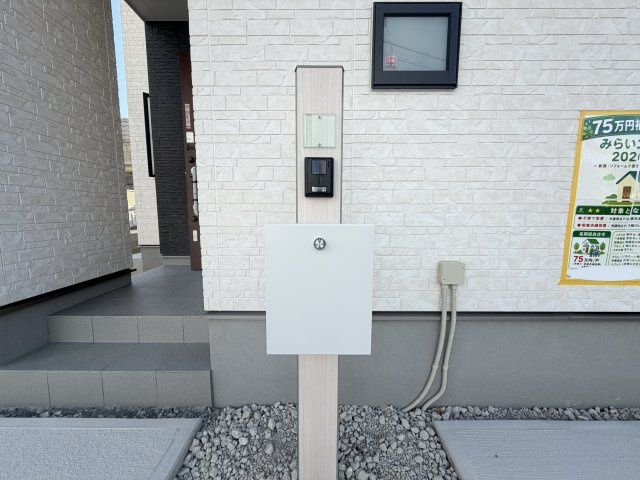 浦添市牧港1丁目（全2棟）B号棟の設備|B号棟　カメラ付きインターフォン♪