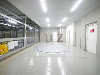 プラージュベイ横濱関内の駐車場