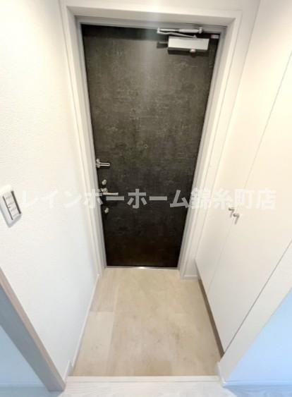 エフプレスト入谷の玄関