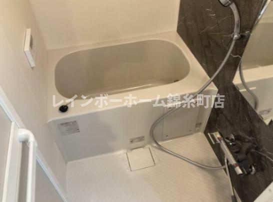 エフプレスト入谷の浴室
