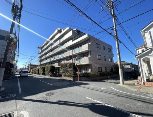 【中古マンション】サニーコート鶴ヶ島の外観|コンビニやスーパーも徒歩圏内で便利な立地です！