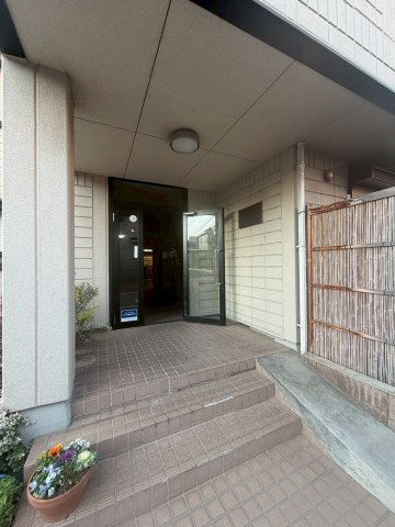 クレスト山野のエントランス