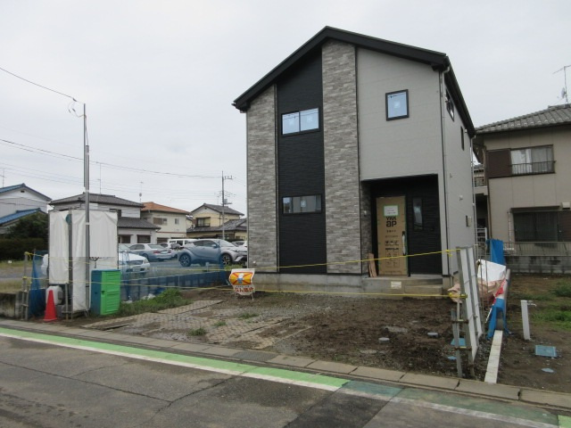 【仲介手数料無料】新築戸建　熊谷市別府2-212-1（全2棟）の前面道路含む現地写真