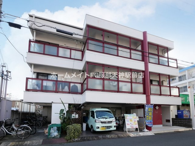 アイシス服部の外観