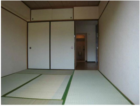 川崎市多摩区長沢４丁目の賃貸マンションの和室