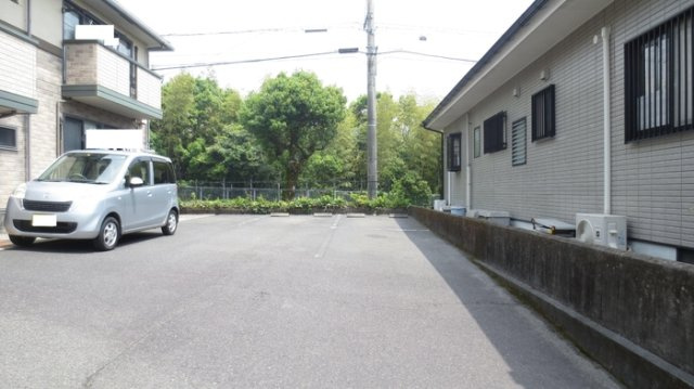 【駐車場】