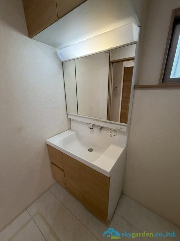 伊勢原市小稲葉　中古戸建の独立洗面台