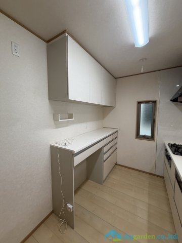 伊勢原市小稲葉　中古戸建のキッチン