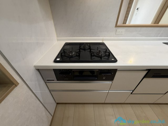 伊勢原市小稲葉　中古戸建のキッチン