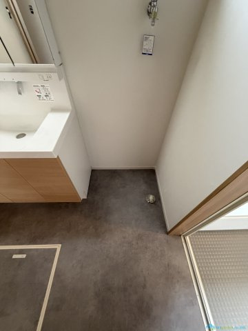 伊勢原市小稲葉　中古戸建のランドリースペース