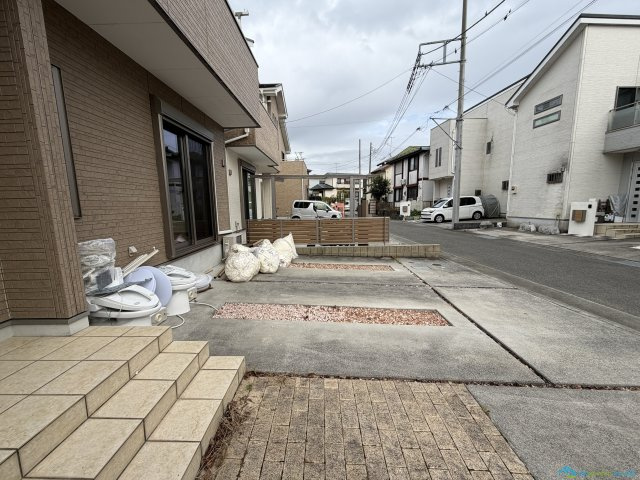 伊勢原市小稲葉　中古戸建の駐車場