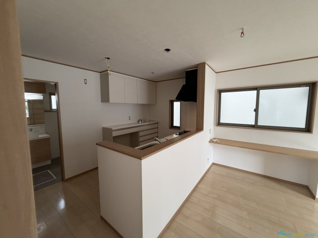 伊勢原市小稲葉　中古戸建のキッチン