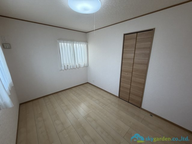 伊勢原市小稲葉　中古戸建の寝室