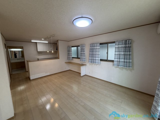 伊勢原市小稲葉　中古戸建の居間・リビング