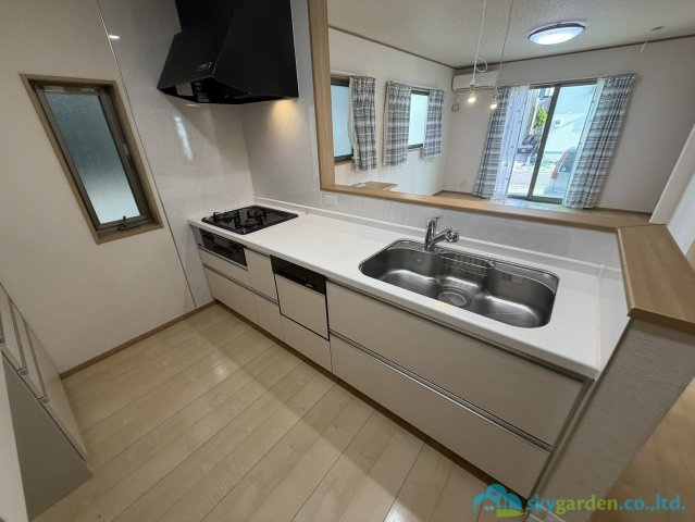 伊勢原市小稲葉　中古戸建のキッチン