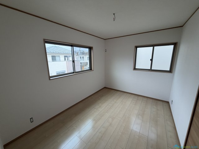 伊勢原市小稲葉　中古戸建の寝室