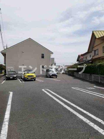 リシアンの駐車場|高崎、前橋のお部屋探しはエンドスケープまで！お客様の理想お聞かせ下さい♪