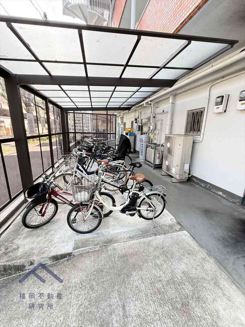 トーカンマンション高宮の駐車場