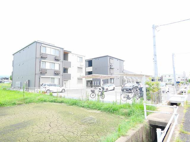 アクアポルタの外観