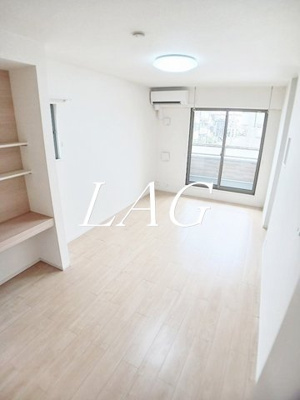 【居間・リビング】 | サン・アマルフィ | 洋室のお部屋です。