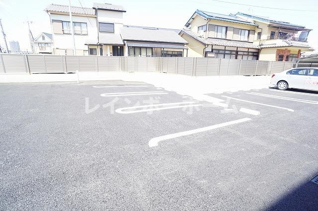 ヴィラ　ポエムの駐車場