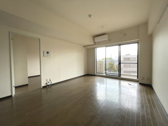 府中市天神町１丁目の賃貸マンションの居間・リビング|同タイプの別号室の写真です