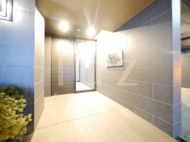 Le’a横濱東口弐番館のエントランス