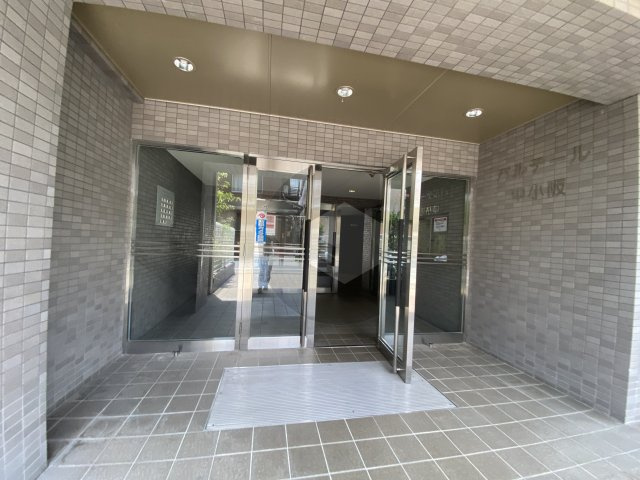 パルテール中小阪のエントランス