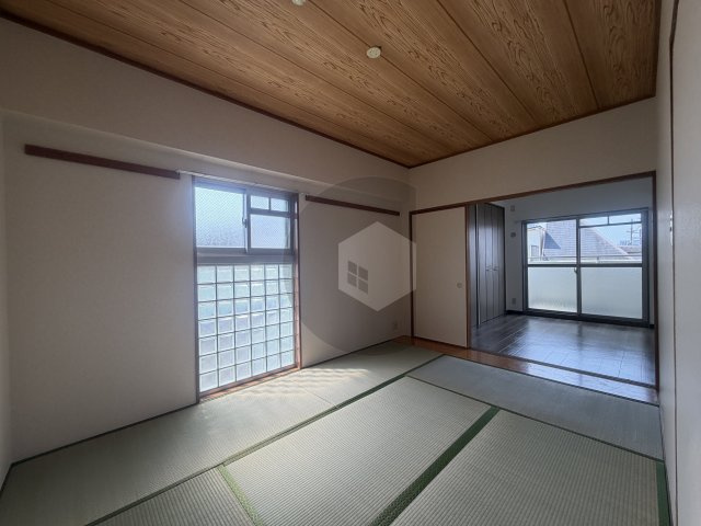パルテール中小阪の和室