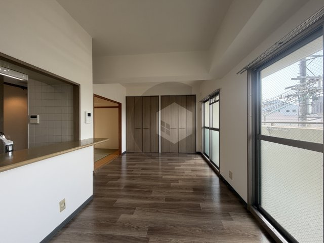 パルテール中小阪の洋室