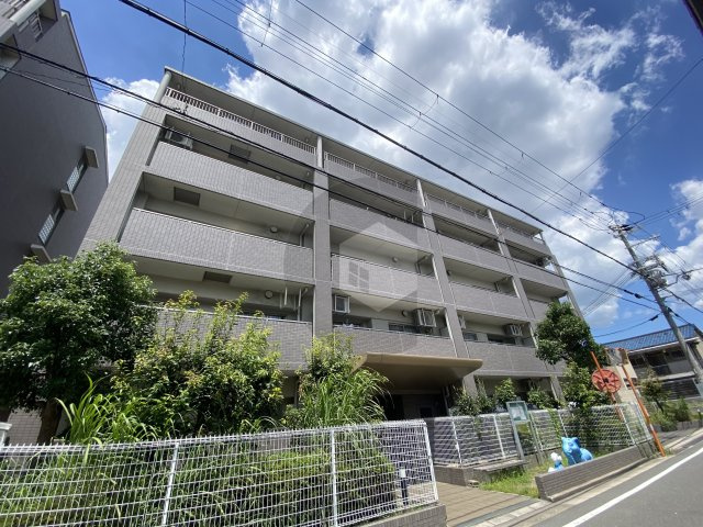 パルテール中小阪の外観