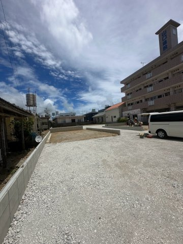 リーブルガーデン名護市宮里　第２・１号棟の駐車場|2026年7月撮影の建築中写真（2027年3月完成予定）
