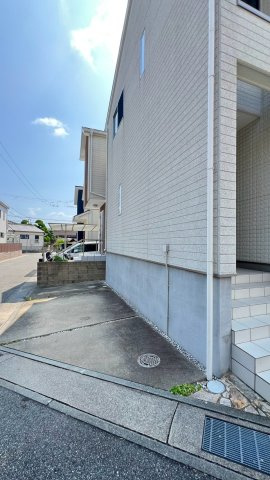 伊丹市荻野５丁目の中古一戸建の駐車場