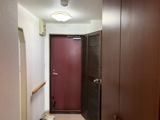 中銀ライフケア第二伊豆山18号館の玄関