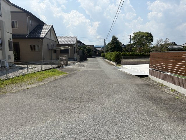 錦町花ノ井 売土地の前面道路含む現地写真
