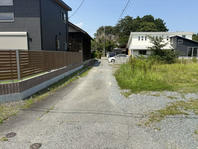 錦町花ノ井 売土地の前面道路含む現地写真