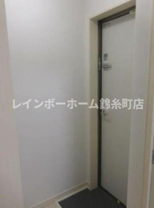 エテルノ四つ木の玄関