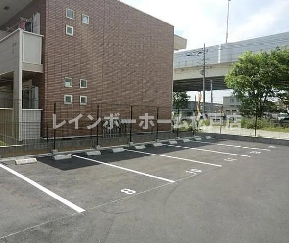 シュヴァルブラン白馬の駐車場|駐車場があるので、車を買う予定の方も安心です