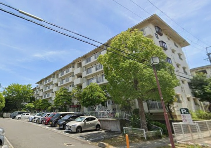 鈴の宮13号棟の外観