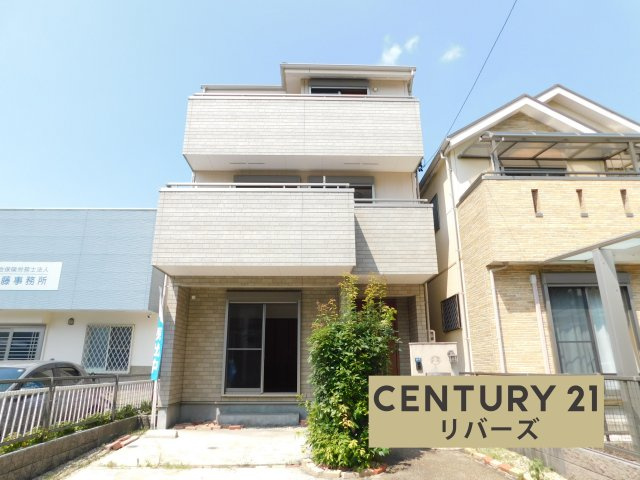名古屋市中川区愛知町の中古一戸建の外観|☆南西向き！4ＳＬＤＫ☆　　いつでもご案内できます♪（お問合せ当日、平日、水曜、夜間の見学でもＯＫ）　駐車最大３台可！　約４．２帖の納戸完備！　ベランダ３ヶ所！　収納豊富な間取り！　周辺環境充実♪