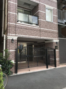 スワンレイク神田和泉町のエントランス|落ち着いたエントランスです