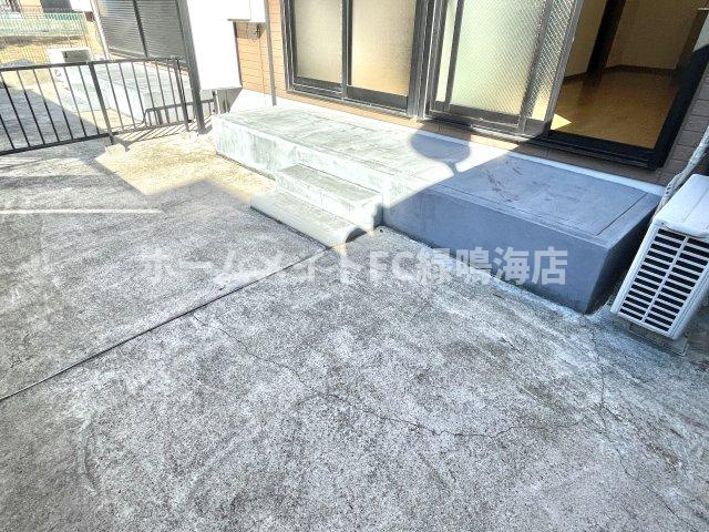 インペリアル浦里Aの駐車場