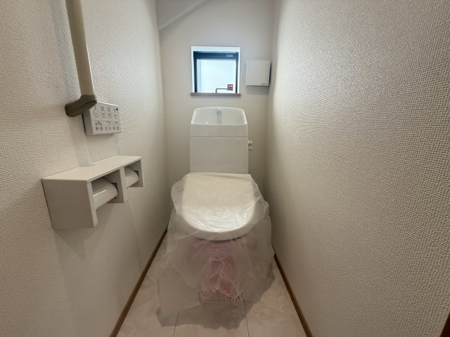 浦添市牧港1丁目（全2棟）A号棟のトイレ|A号棟　温水洗浄便座♪