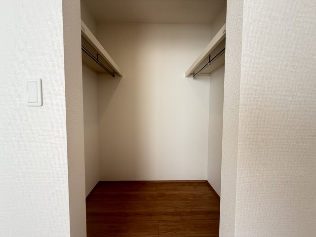 浦添市牧港1丁目（全2棟）A号棟の収納|A号棟　洋室7.5帖＋WIC付き♪