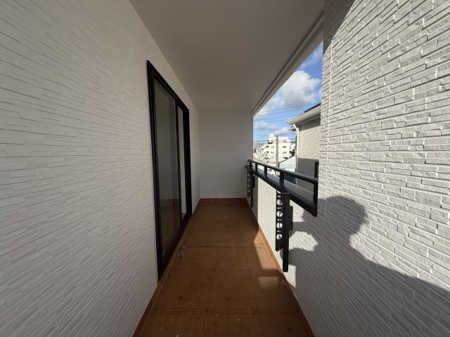 浦添市牧港1丁目（全2棟）A号棟のバルコニー|A号棟　インナーバルコニー♪