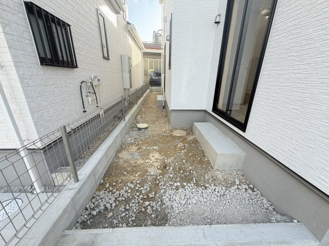 浦添市牧港1丁目（全2棟）A号棟の庭|A号棟　お庭付き♪