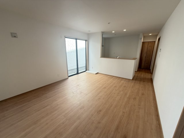 浦添市牧港1丁目（全2棟）A号棟の居間・リビング|A号棟　LDK15.5帖♪