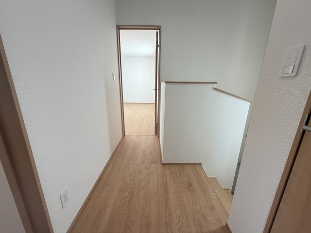 浦添市牧港1丁目（全2棟）A号棟の内装|A号棟　2階ホール♪