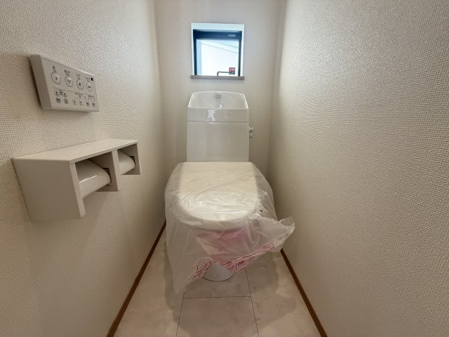 浦添市牧港1丁目（全2棟）A号棟のトイレ|A号棟　温水洗浄便座♪