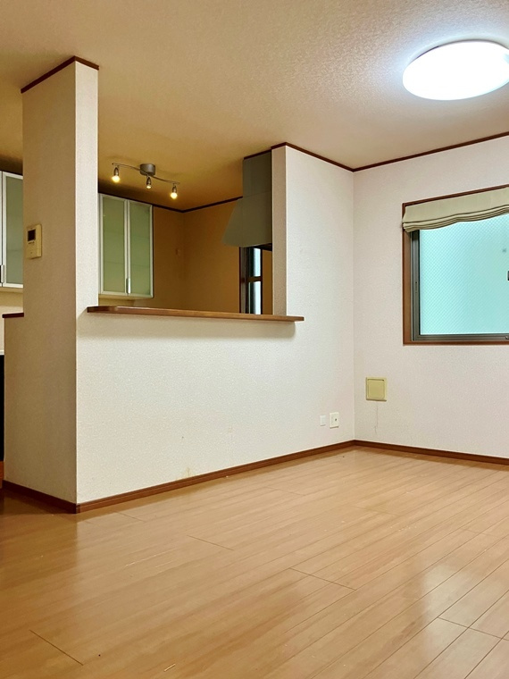 茅ヶ崎市南湖３丁目の一戸建ての居間・リビング